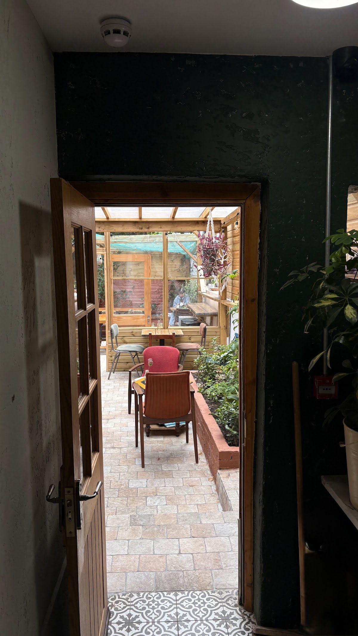 Down to Earth — café photo 5