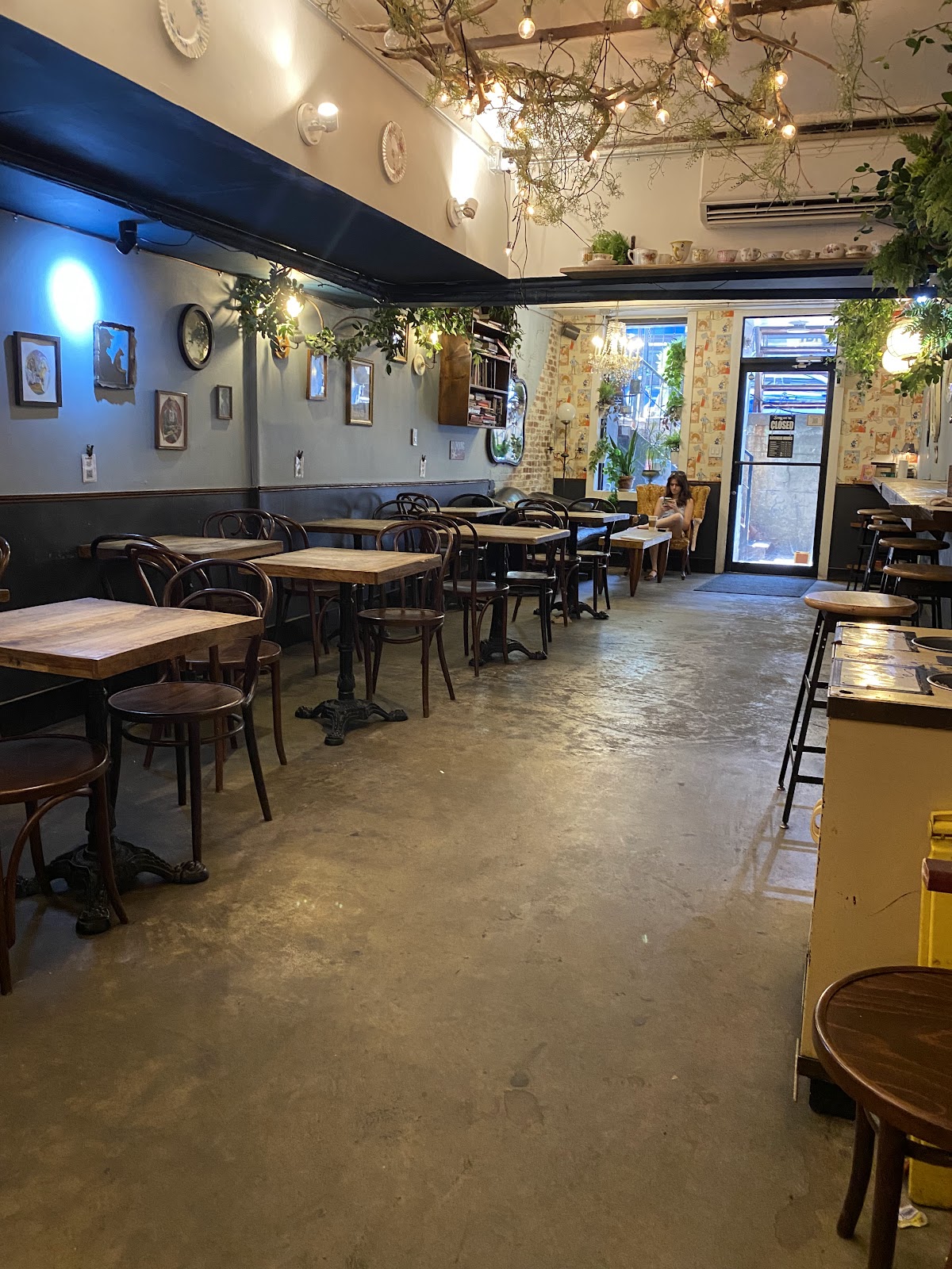 The Chipped Cup — café photo 4