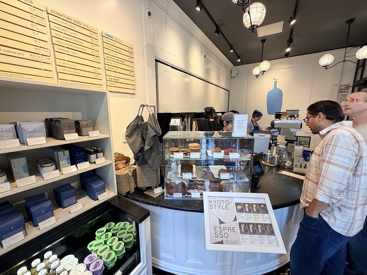 Blue Bottle Coffee NY 10018 — café photo 2