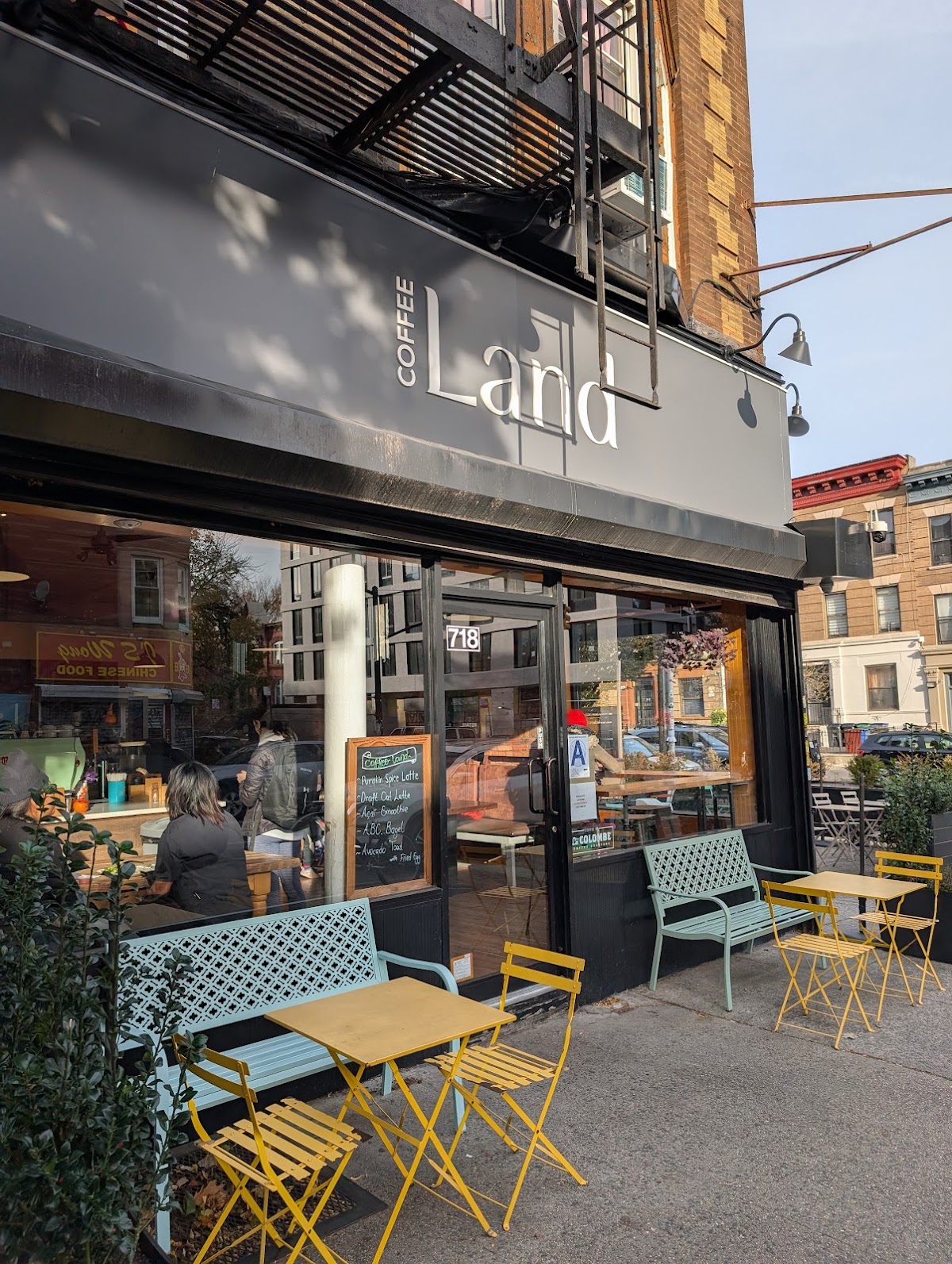 Coffee Land — café photo 1