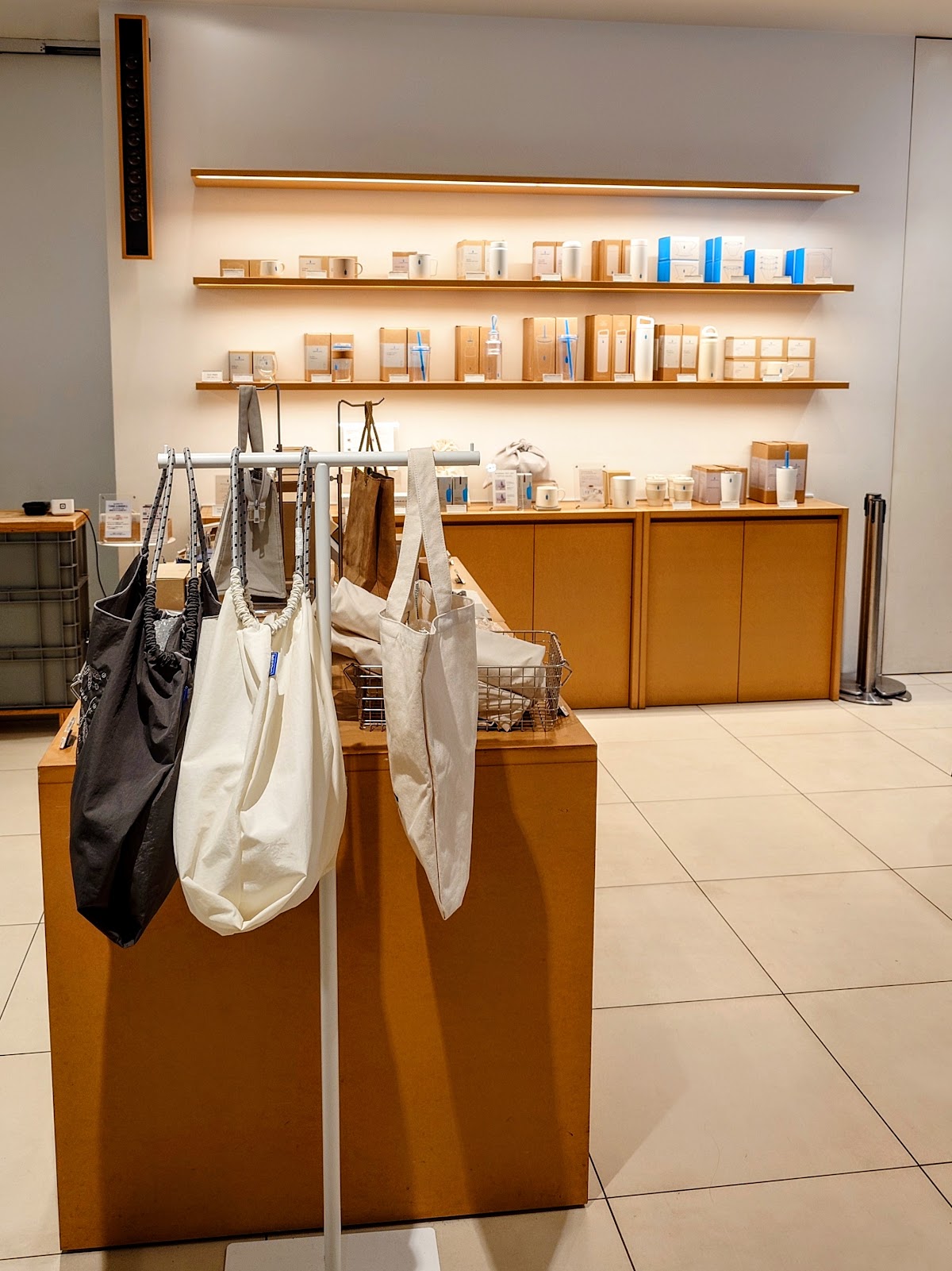 Blue Bottle Coffee Shinjuku City — café photo 5
