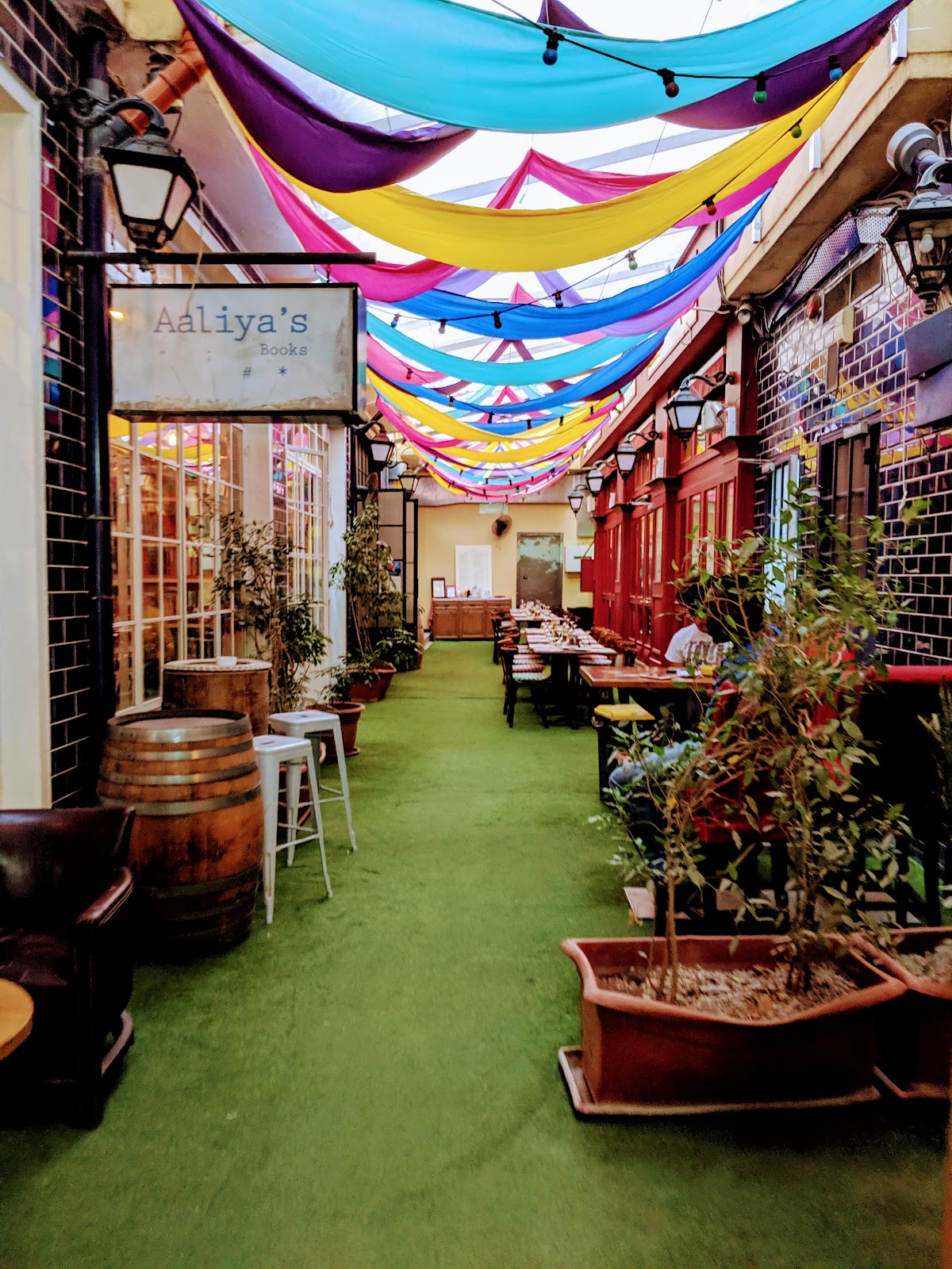 Aaliya's Books — café photo 5