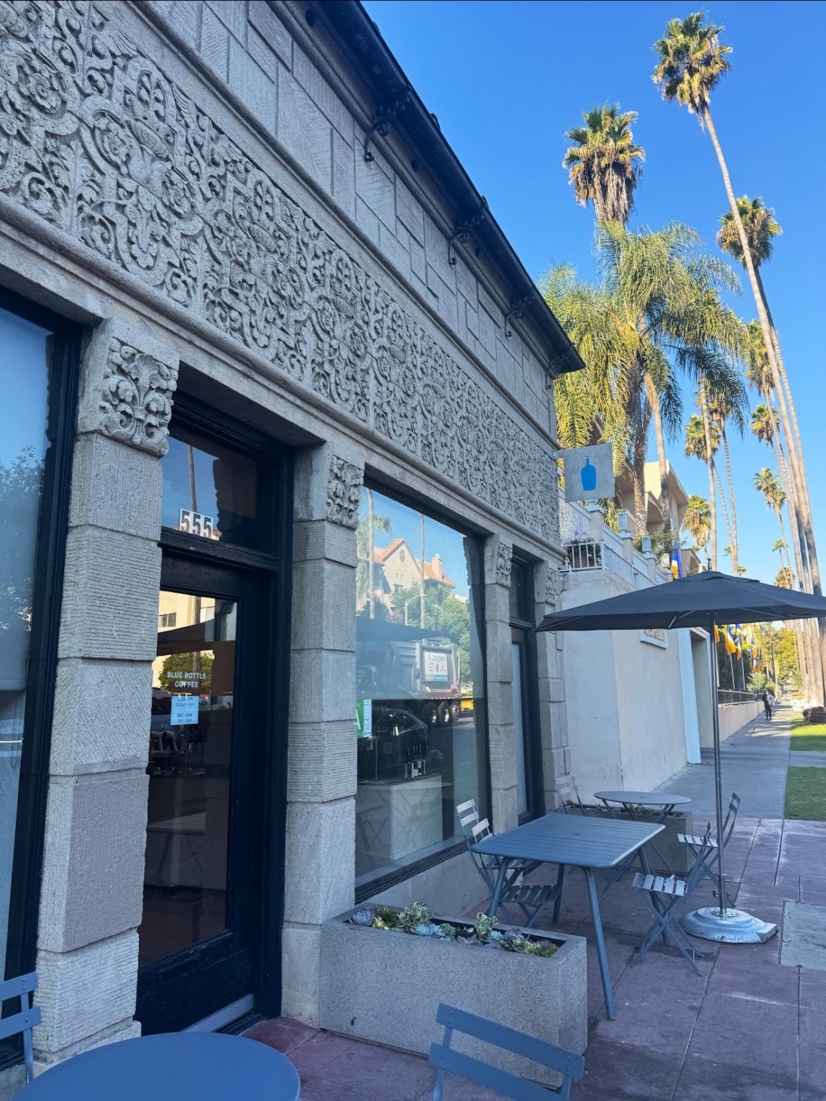Blue Bottle Coffee CA 90020 — café photo 1