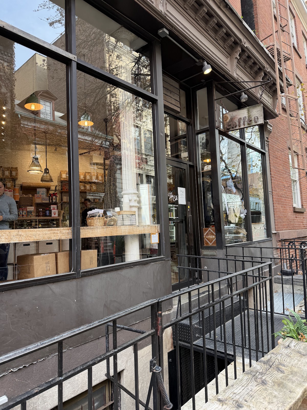 THE ELK — café photo 4