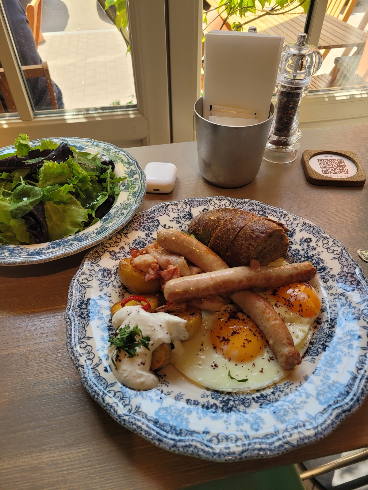 Two Beans — café photo 3