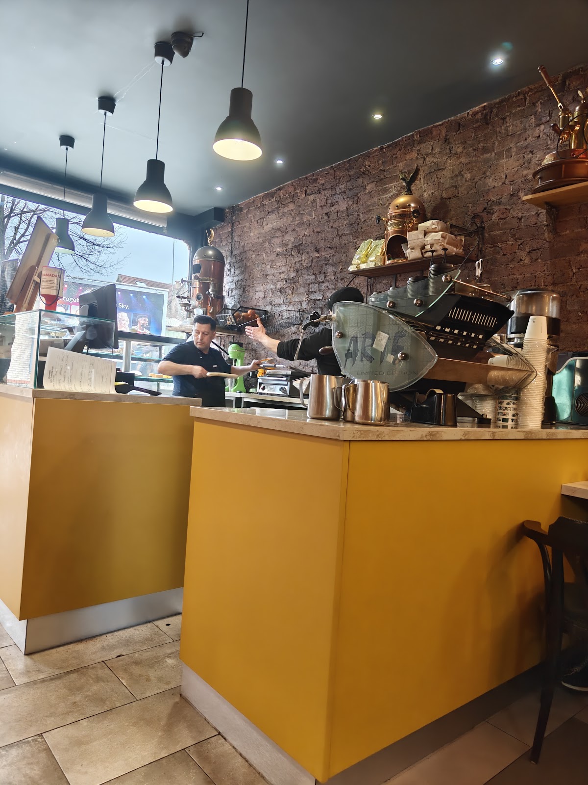 L'Hirondelle — café photo 6