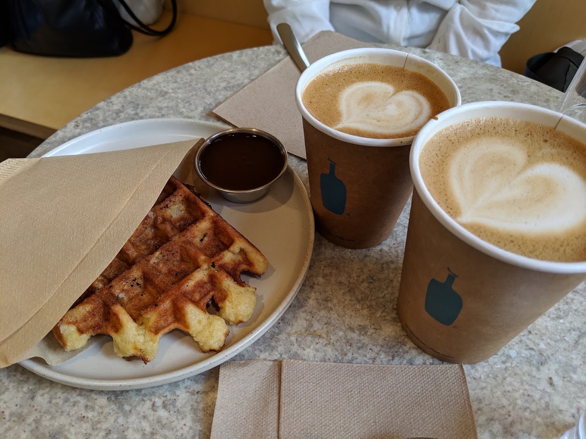 Blue Bottle Coffee CA 90027 — café photo 2