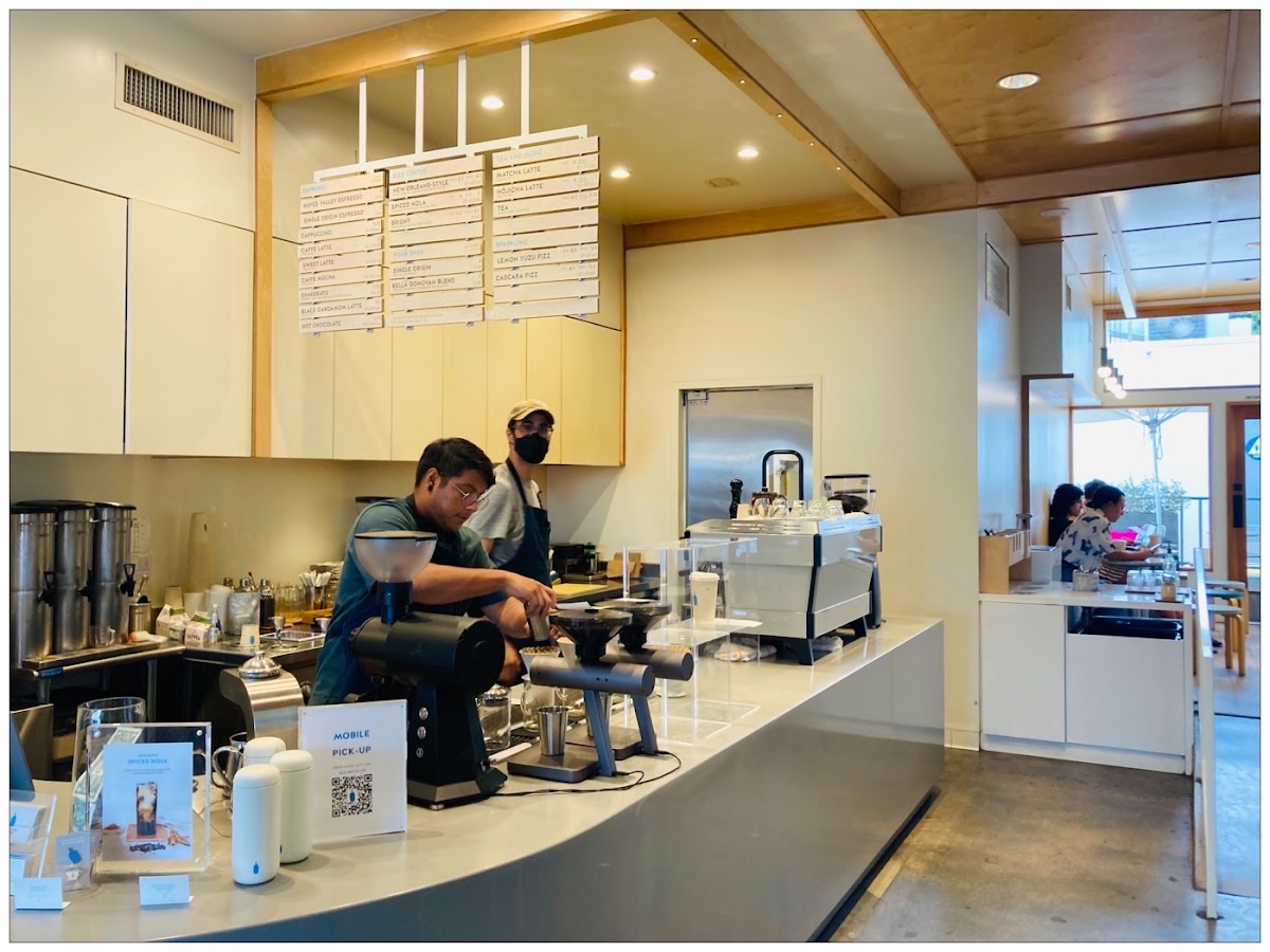 Blue Bottle Coffee CA 90027 — café photo 6