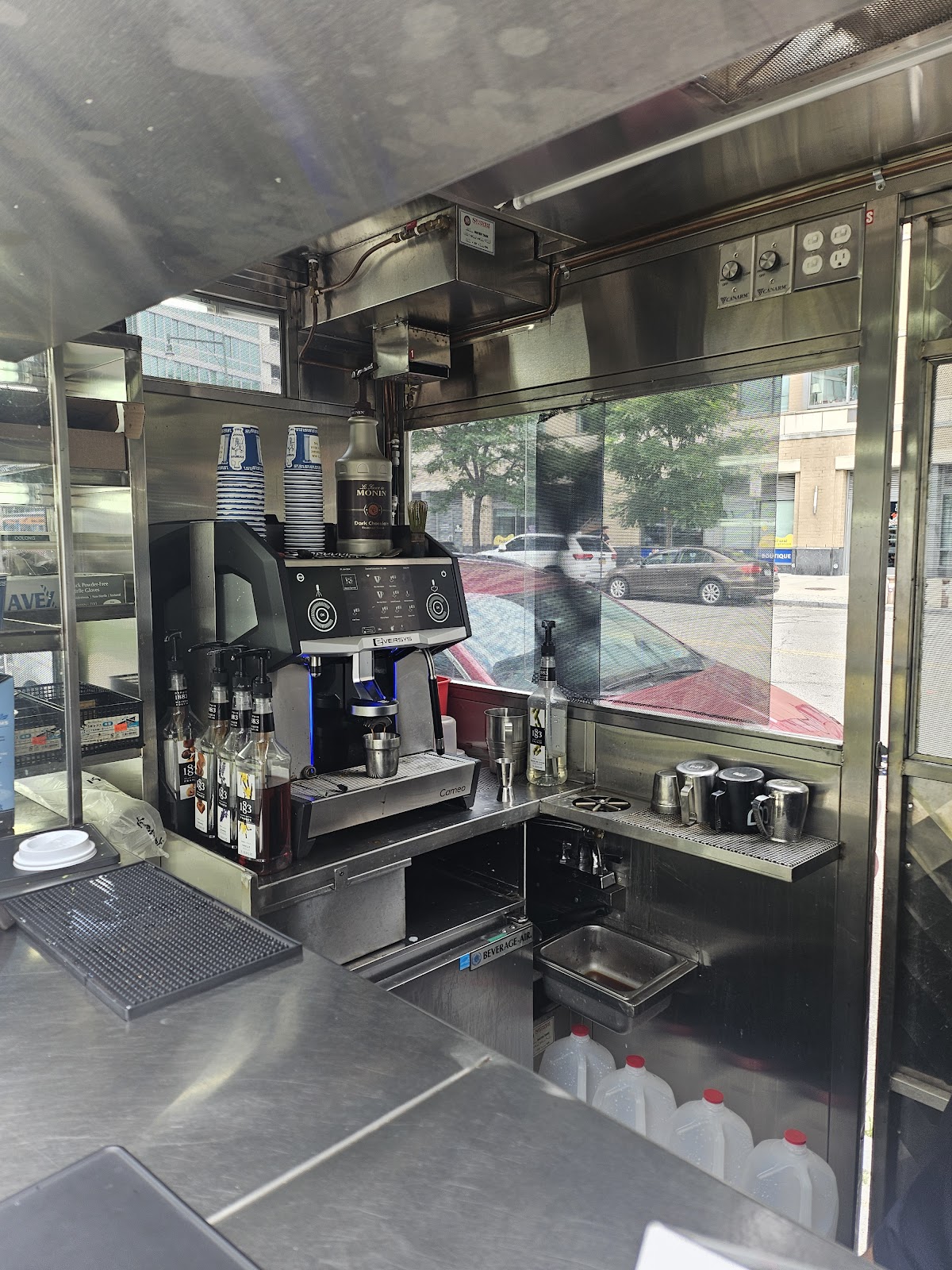 Deploy Coffee — café photo 1