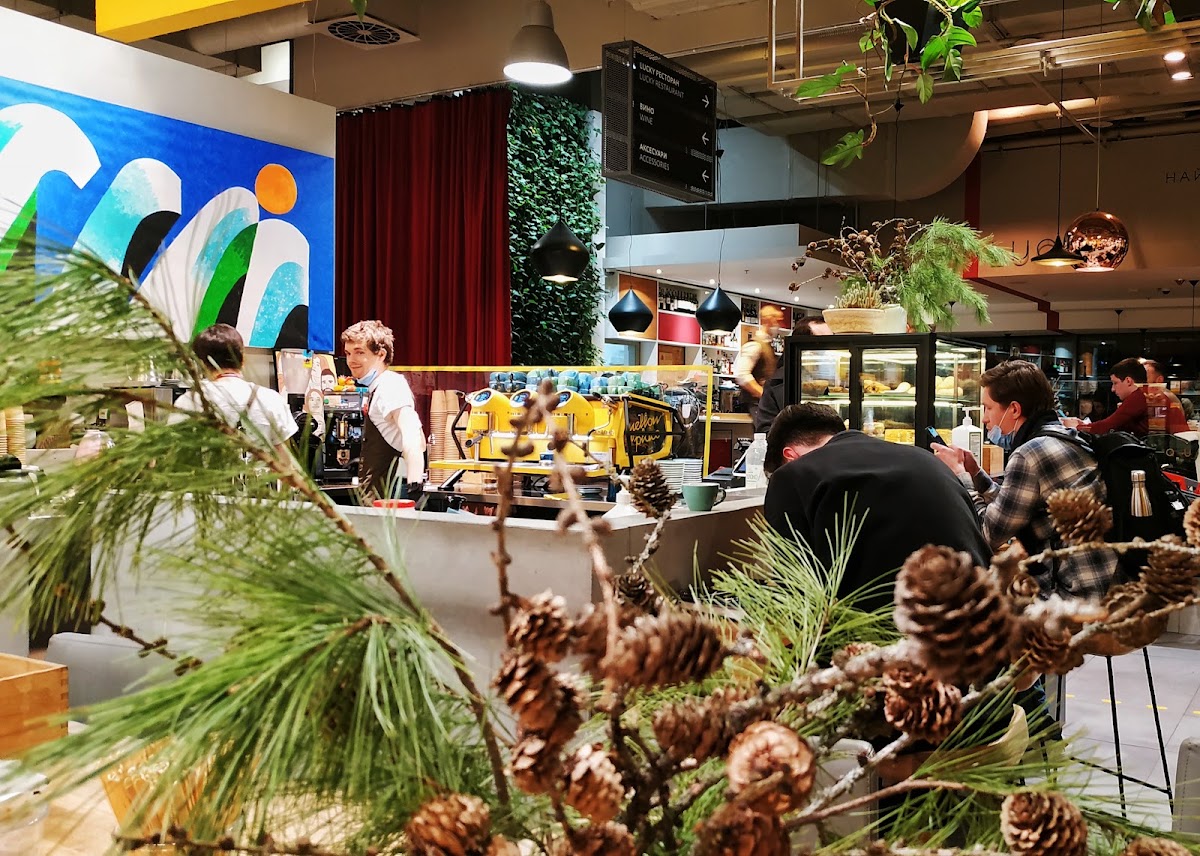 Yellow Place — café photo 1