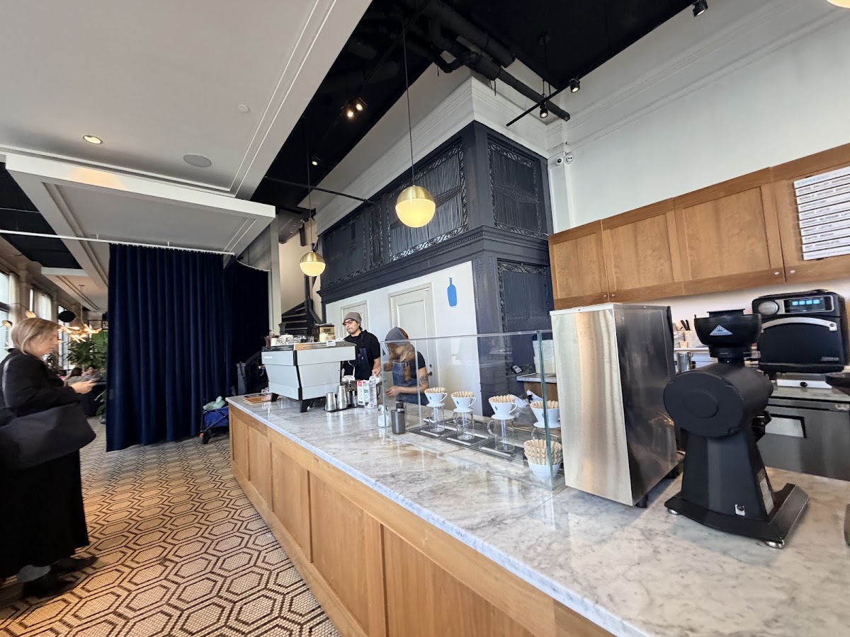 Blue Bottle Coffee NY 10013 — café photo 4