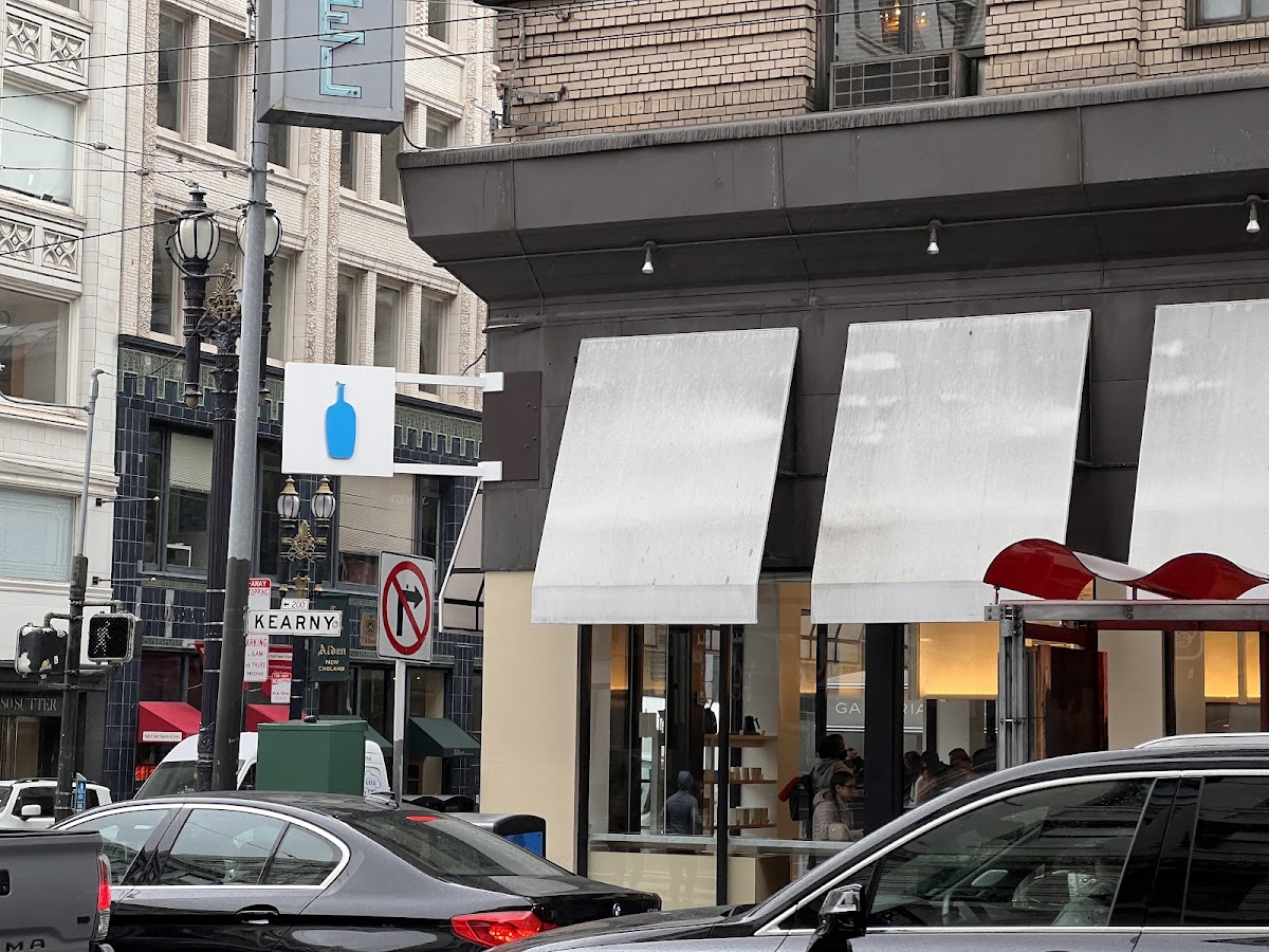 Blue Bottle Coffee CA 94104 — café photo 1