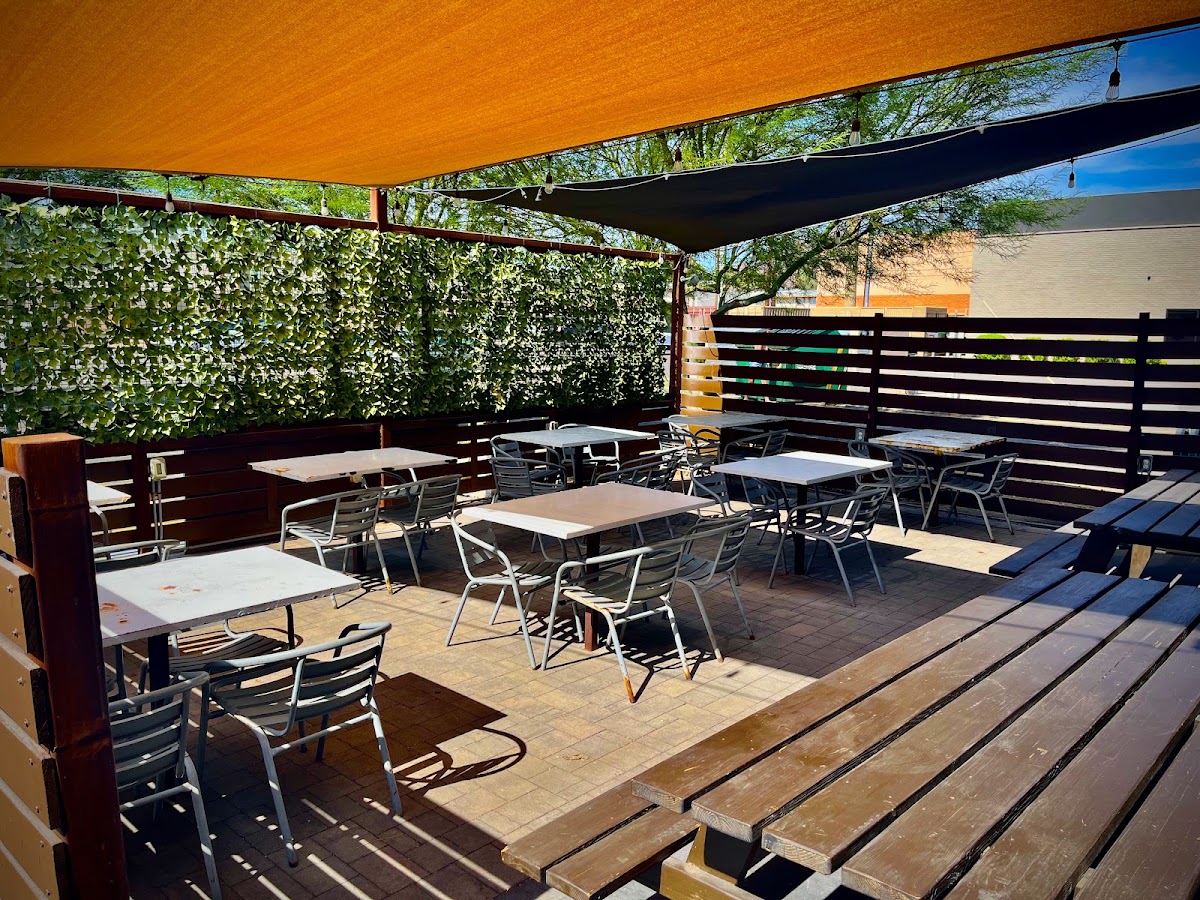 Sip Coffee & Beer Garage — café photo 1