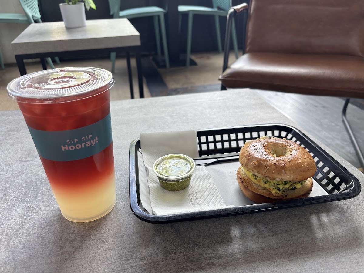 Sip Coffee & Beer Garage — café photo 2