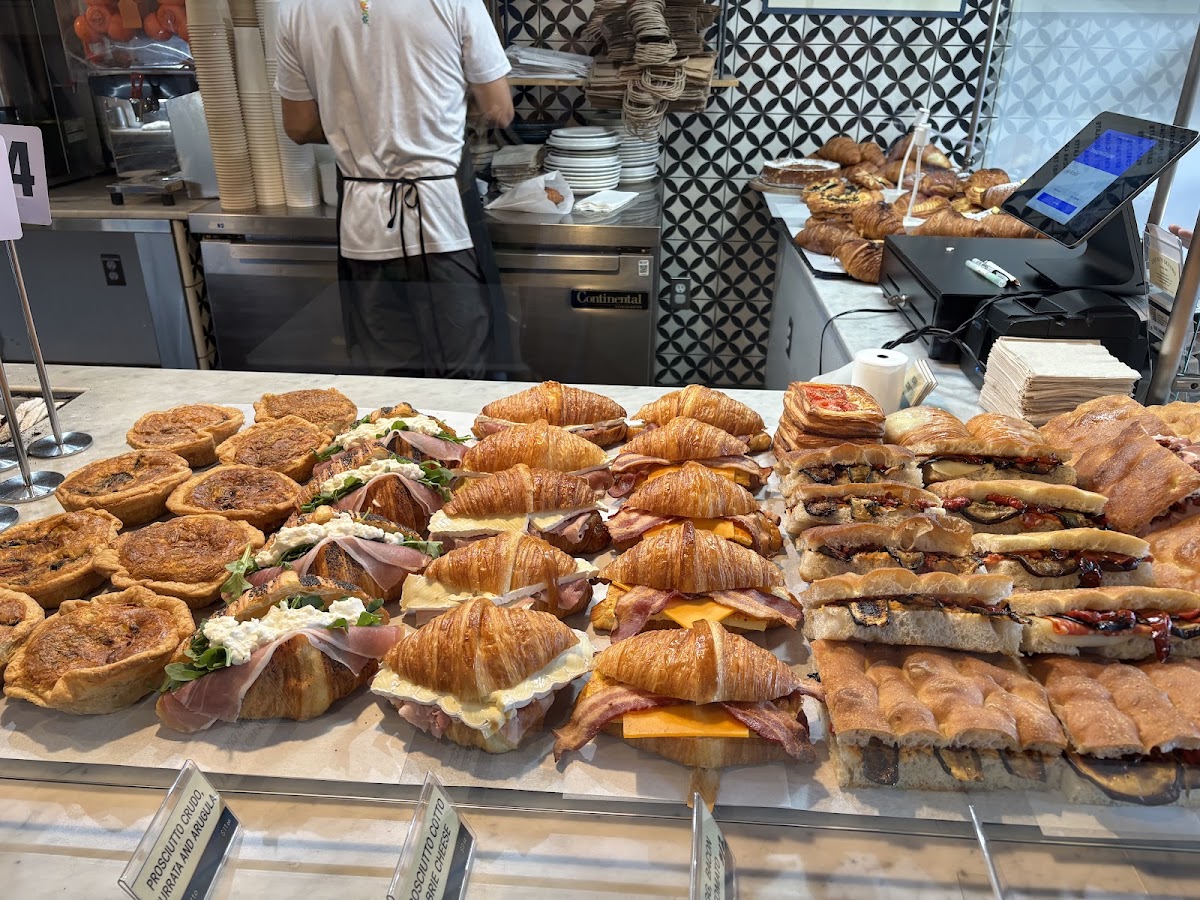 Reveille Coffee Co. Castro — café photo 3