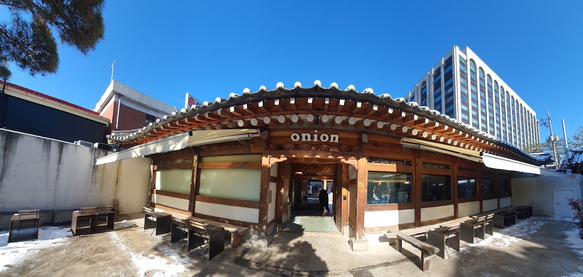 Cafe Onion Anguk — café photo 1