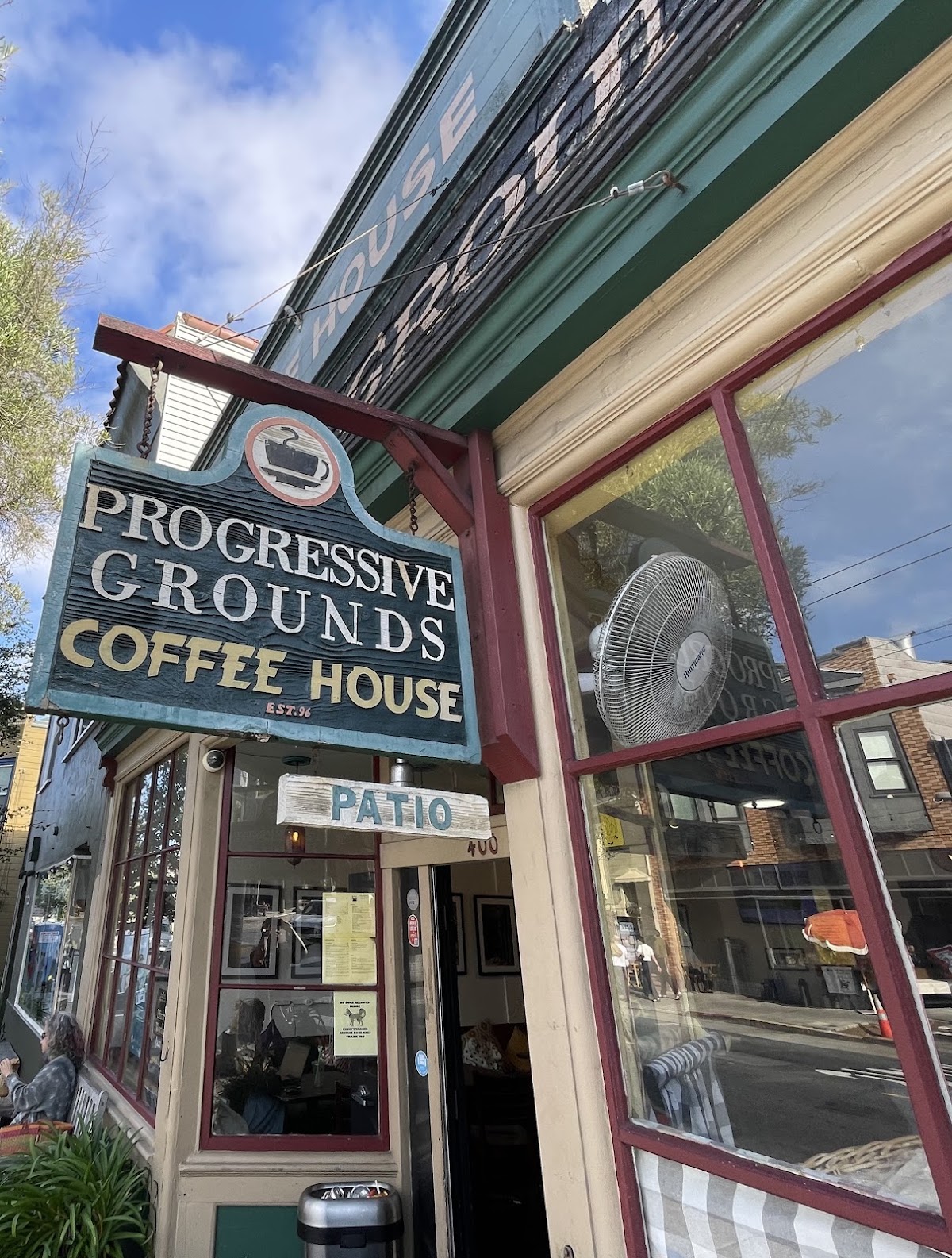 Progressive Grounds — café photo 4