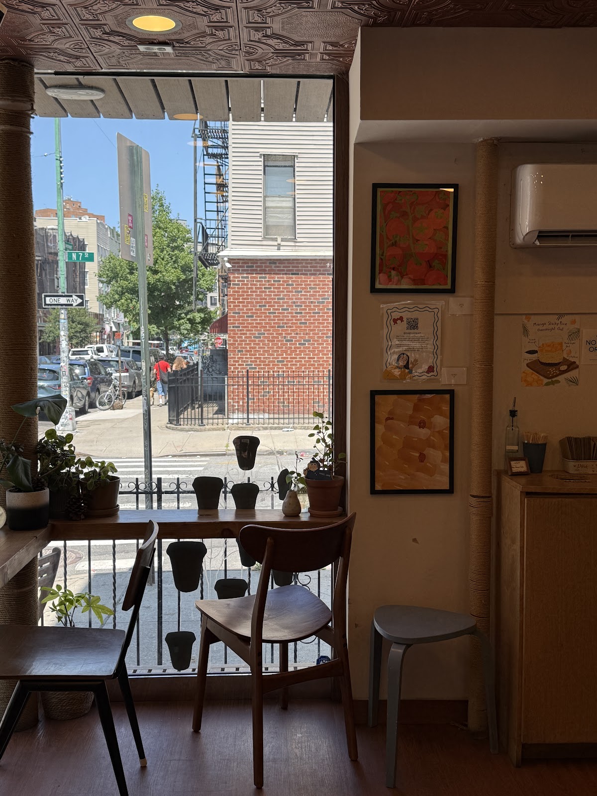 Blue Brown Cafe — café photo 2