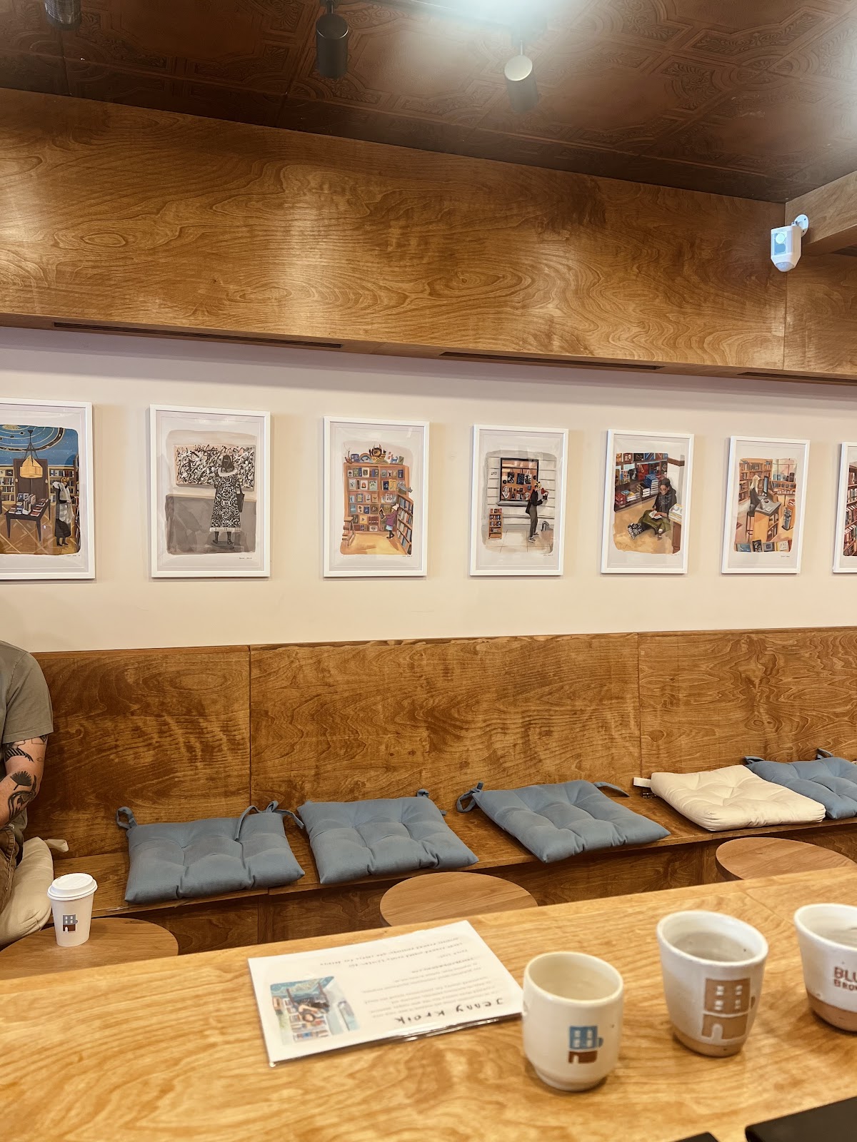 Blue Brown Cafe — café photo 6