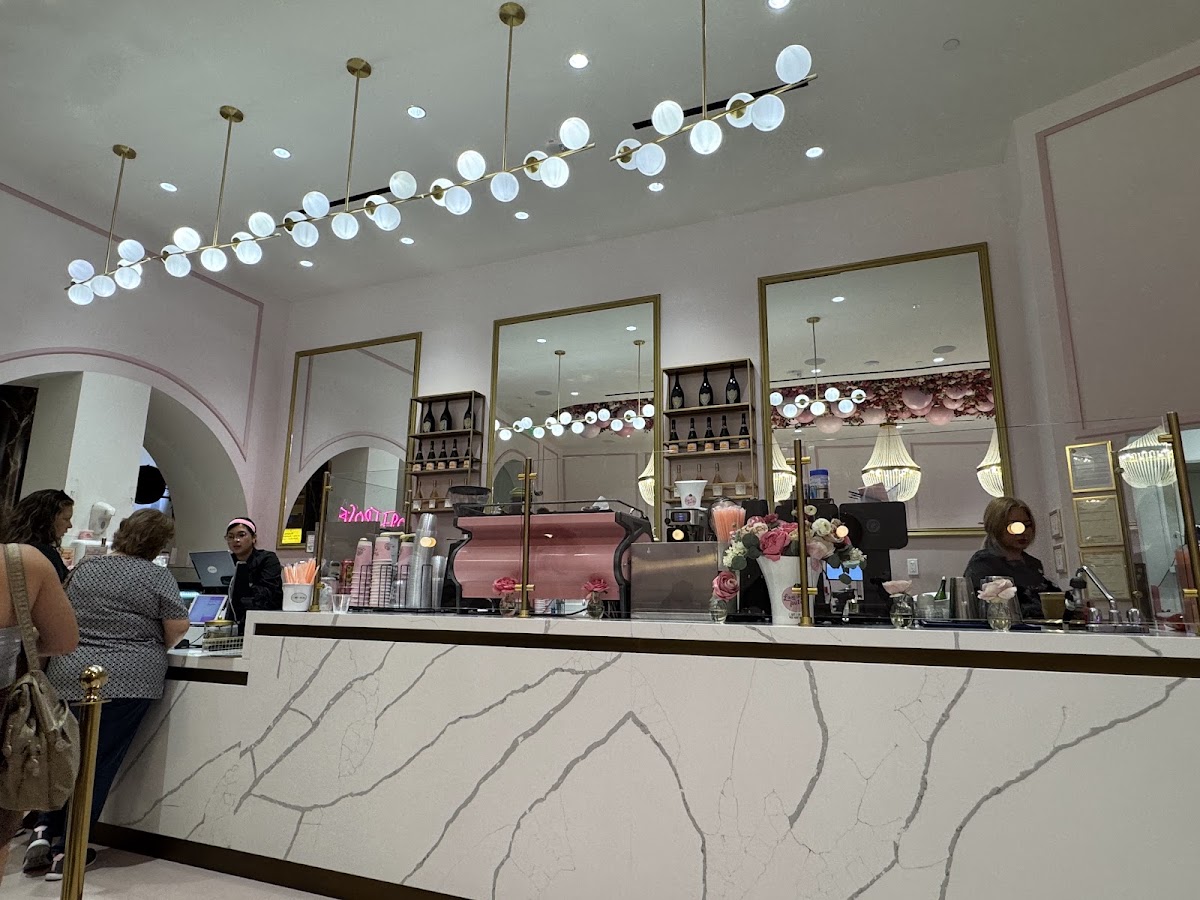 Cafe Lola Downtown — café photo 5