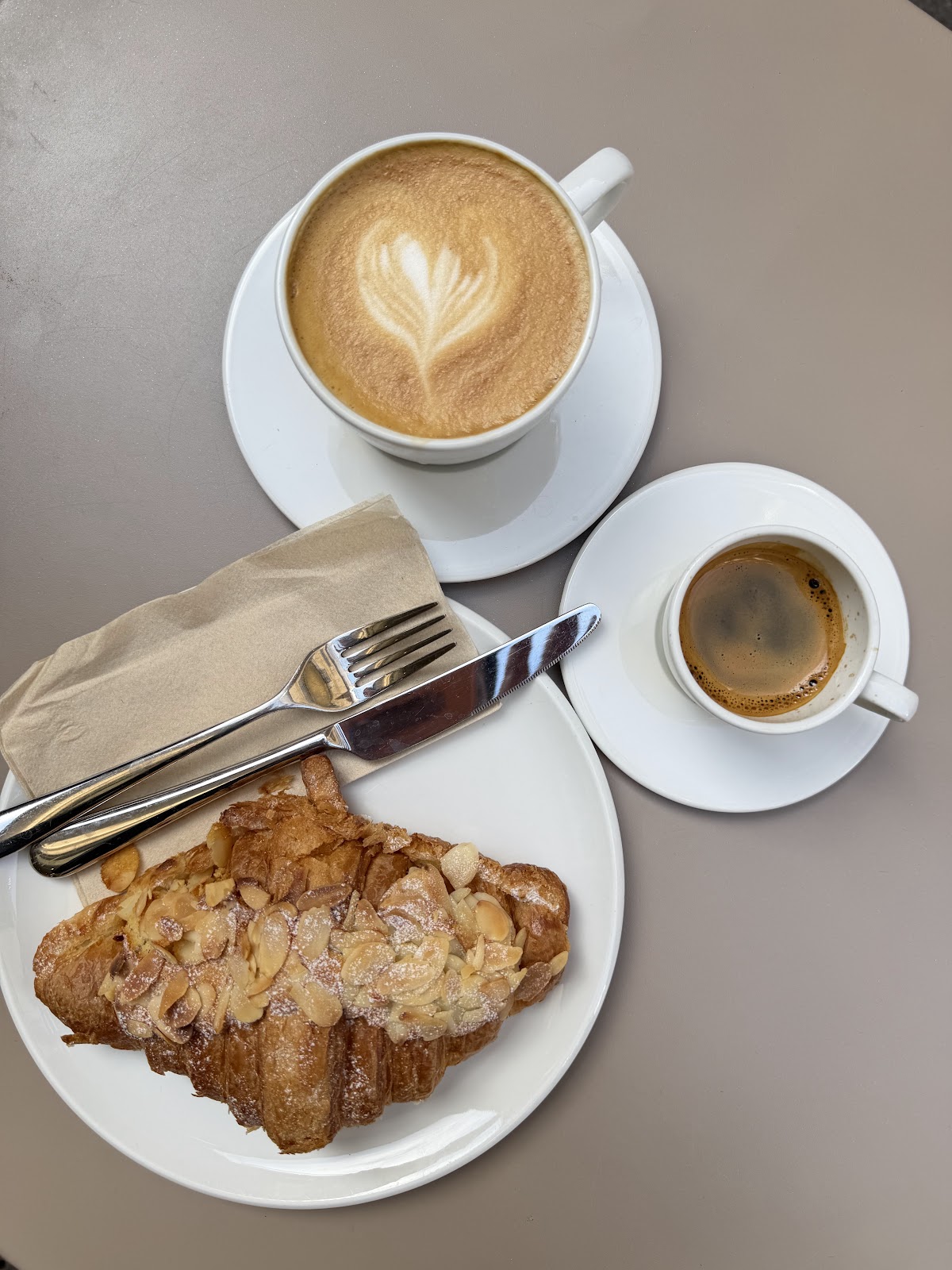 Kiss the Hippo Coffee Covent Garden — café photo 2