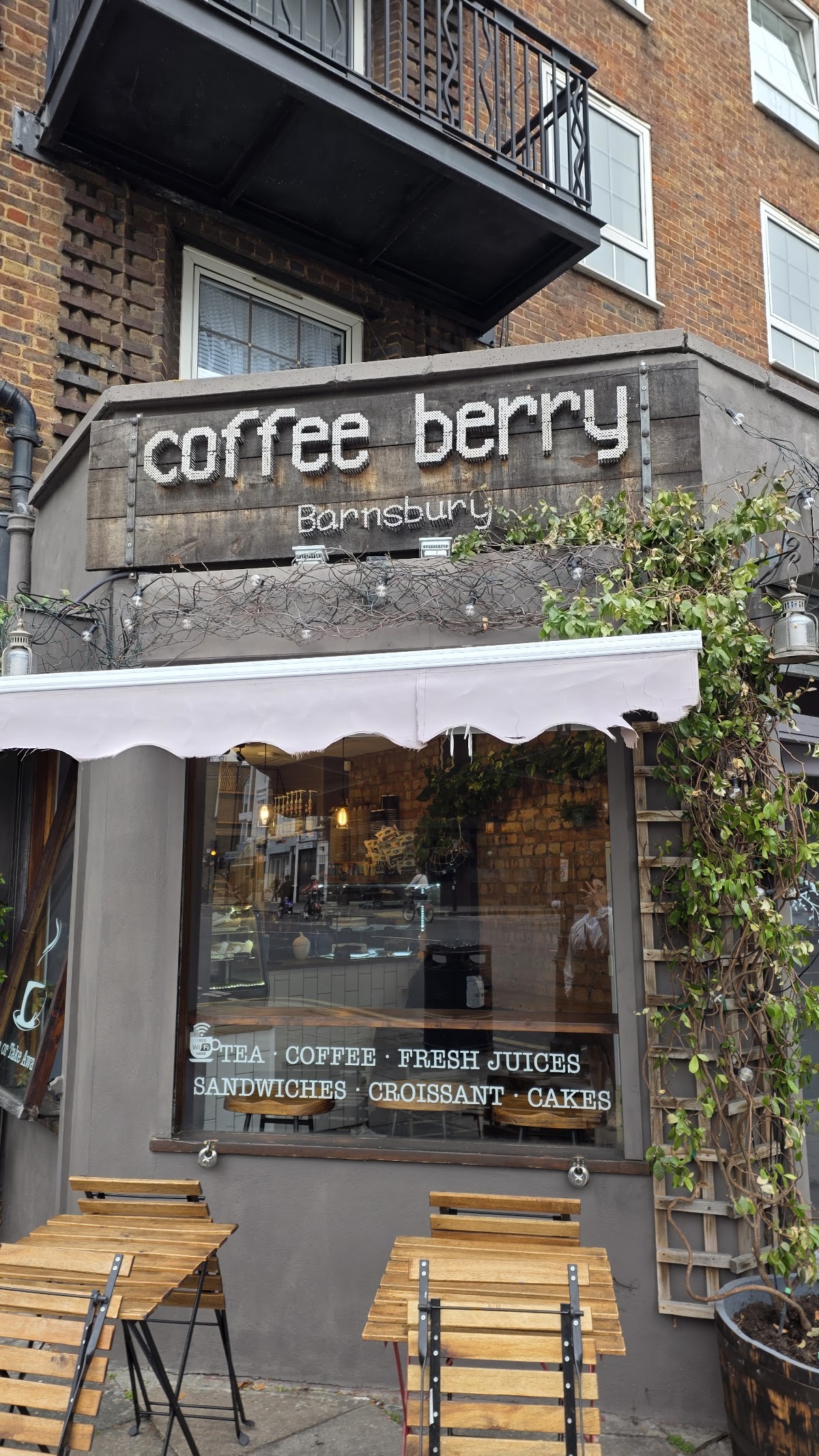 Coffee Berry — café photo 3