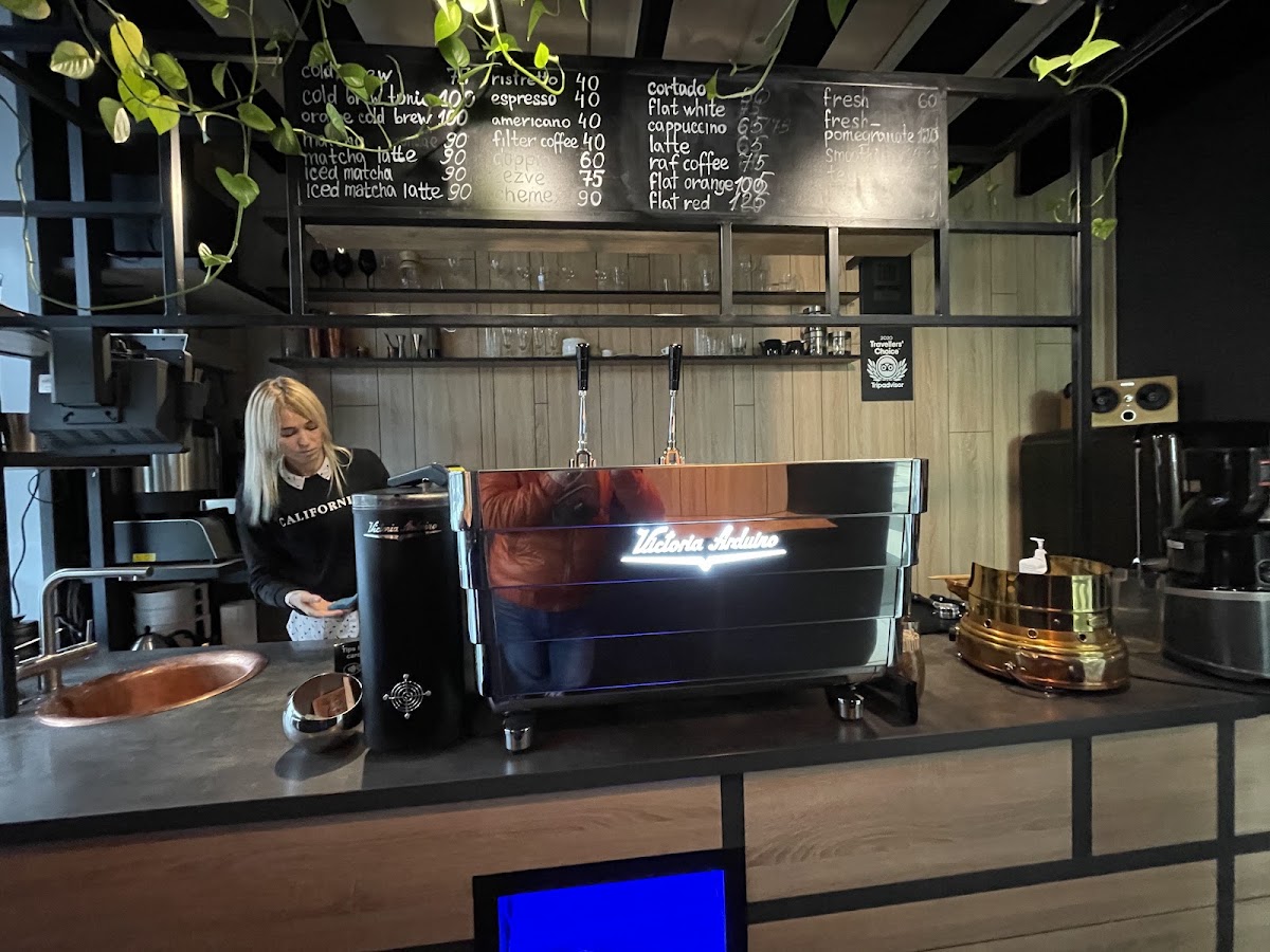 Coffee in Action — café photo 4