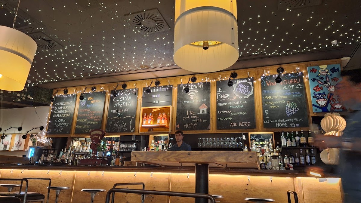 Le Biciclette Coffee Bar — café photo 3