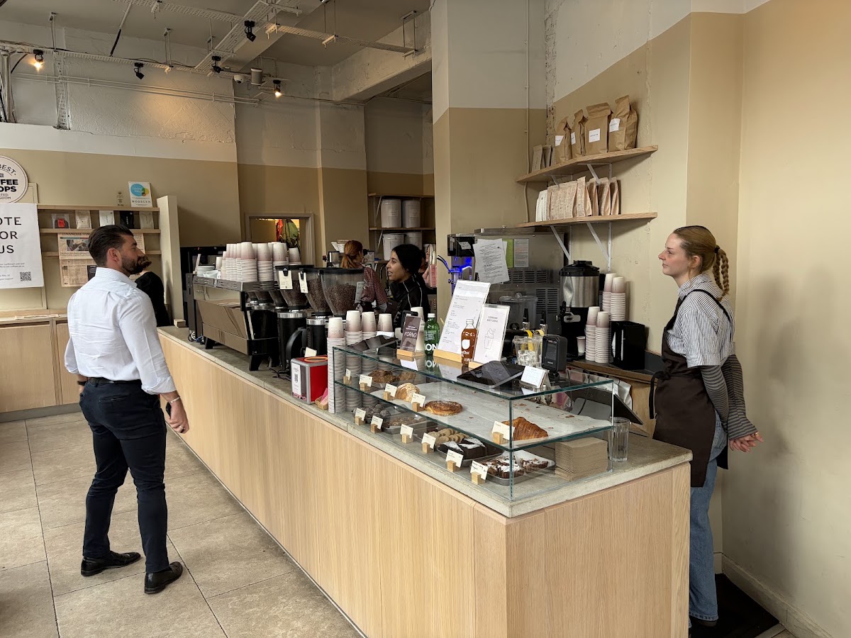 Rosslyn Coffee Queen Victoria Street — café photo 6