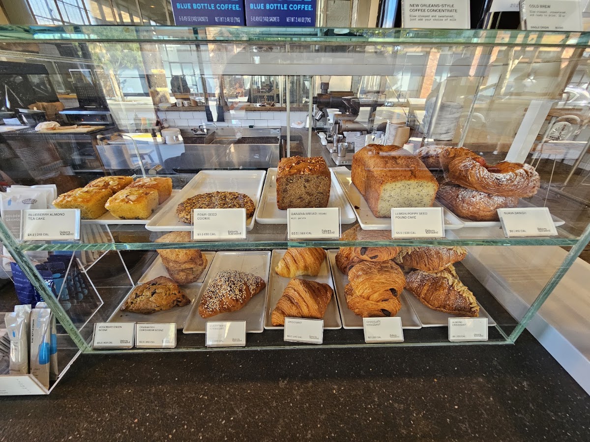 Blue Bottle Coffee Arts District — café photo 1