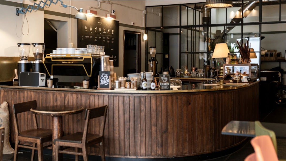 Combi Coffee Roasters — café photo 1