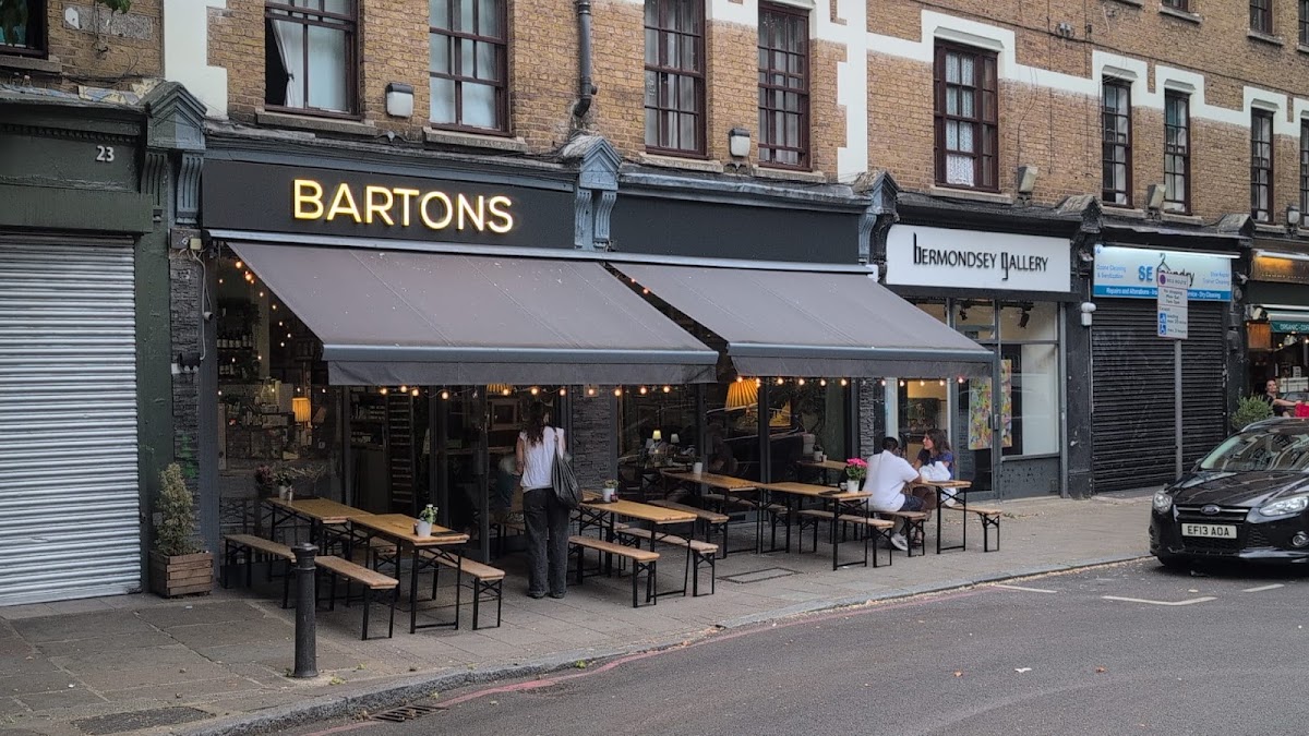 Bartons — café photo 1