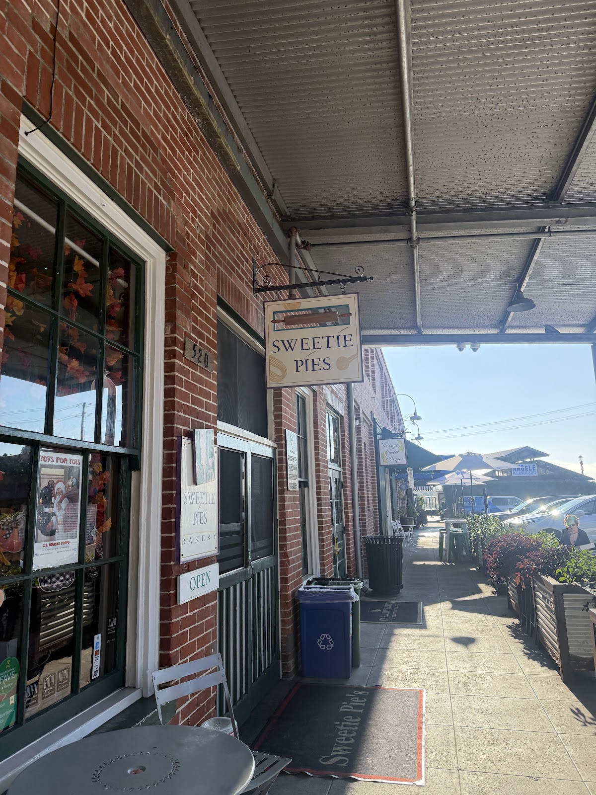 Sweetie Pies Bakery — café photo 5