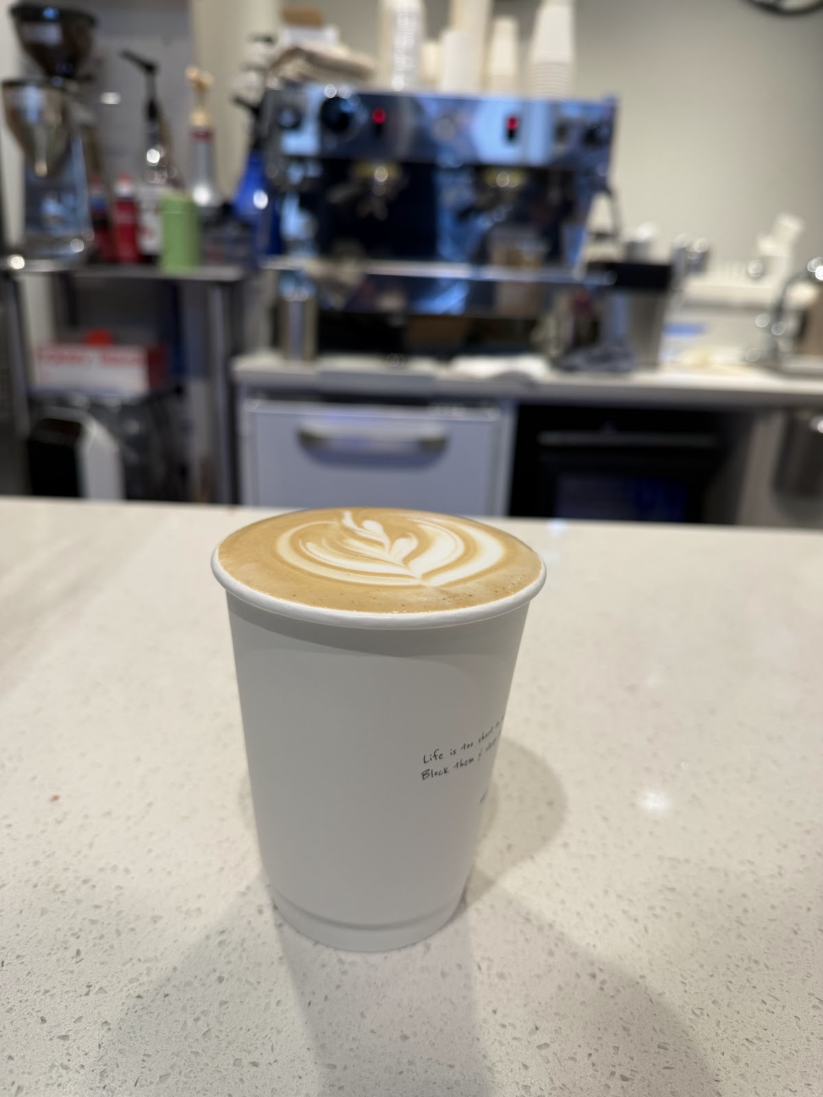 rule 25/7 coffee shop — café photo 4