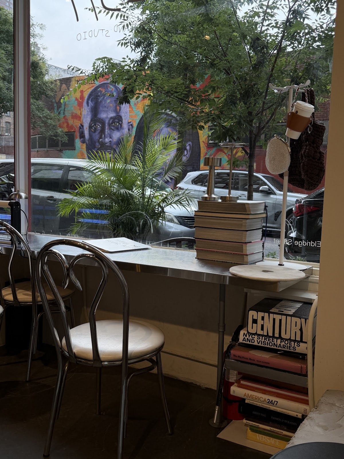 rule 25/7 coffee shop — café photo 5