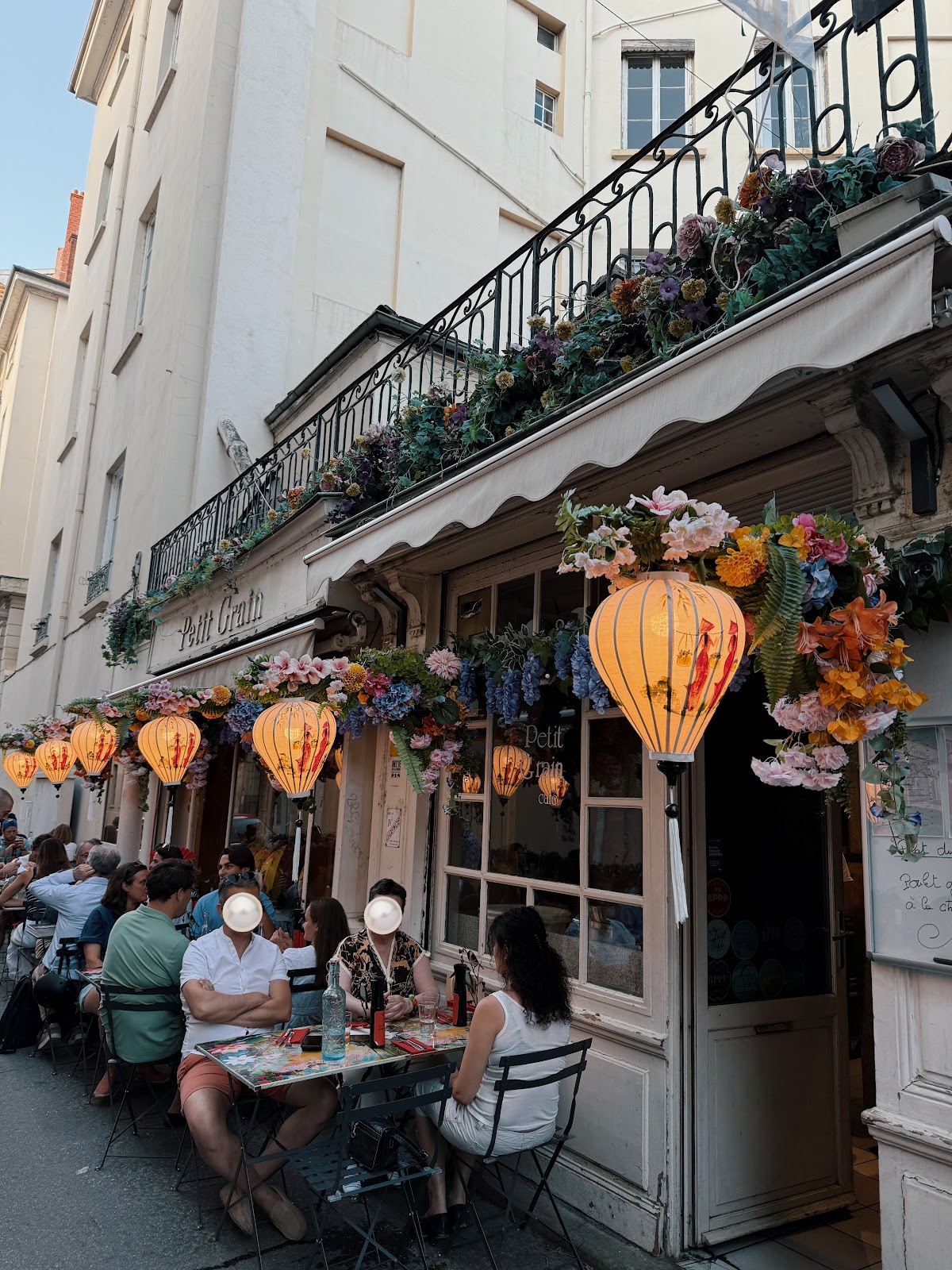 Le Petit Grain — café photo 1