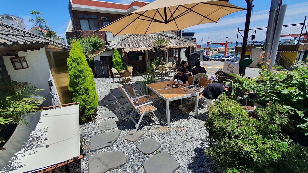 Cheongsapo Sea Coffee — café photo 1