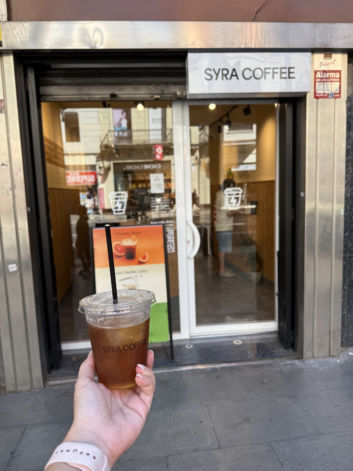 Syra Coffee Sants — café photo 6