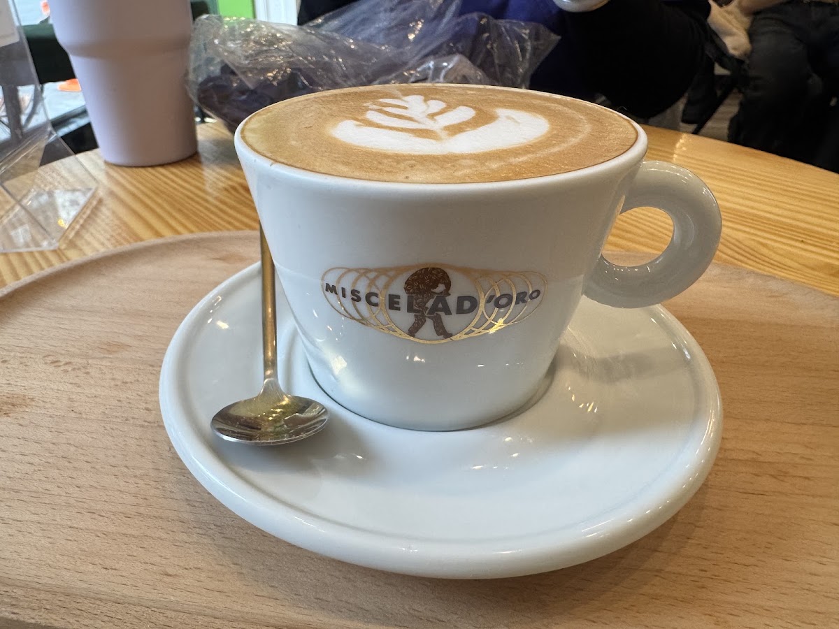 Gold coffee — café photo 4