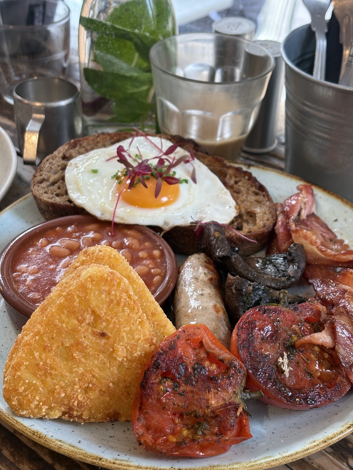 HALFCUP KINGS CROSS — café photo 4