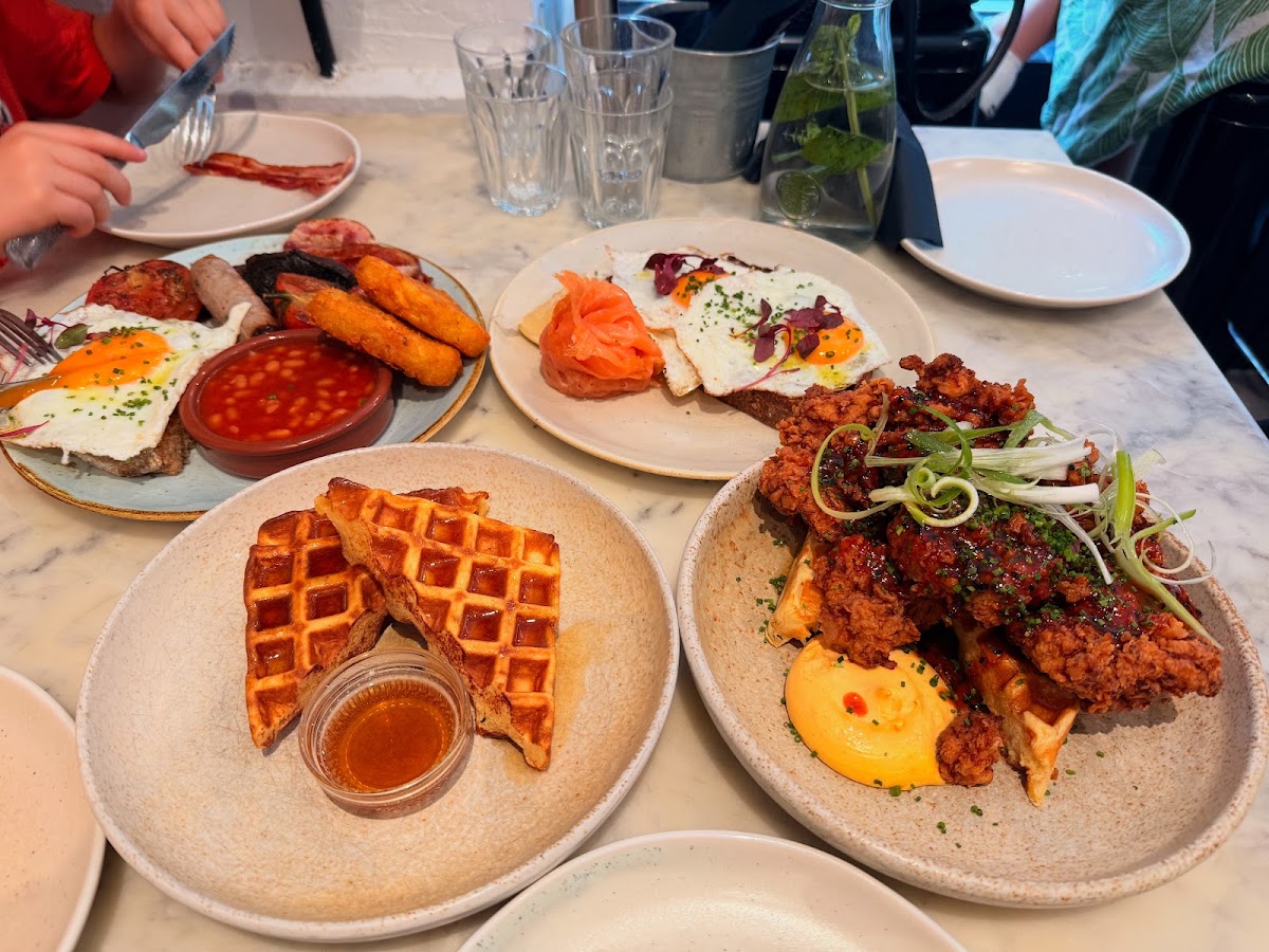 HALFCUP KINGS CROSS — café photo 6