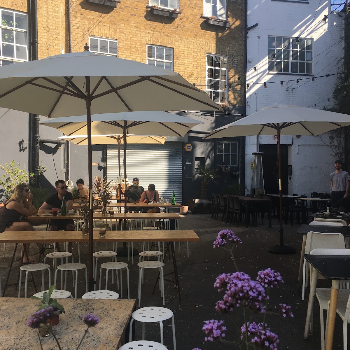 Brunswick East, Dalston — café photo 1
