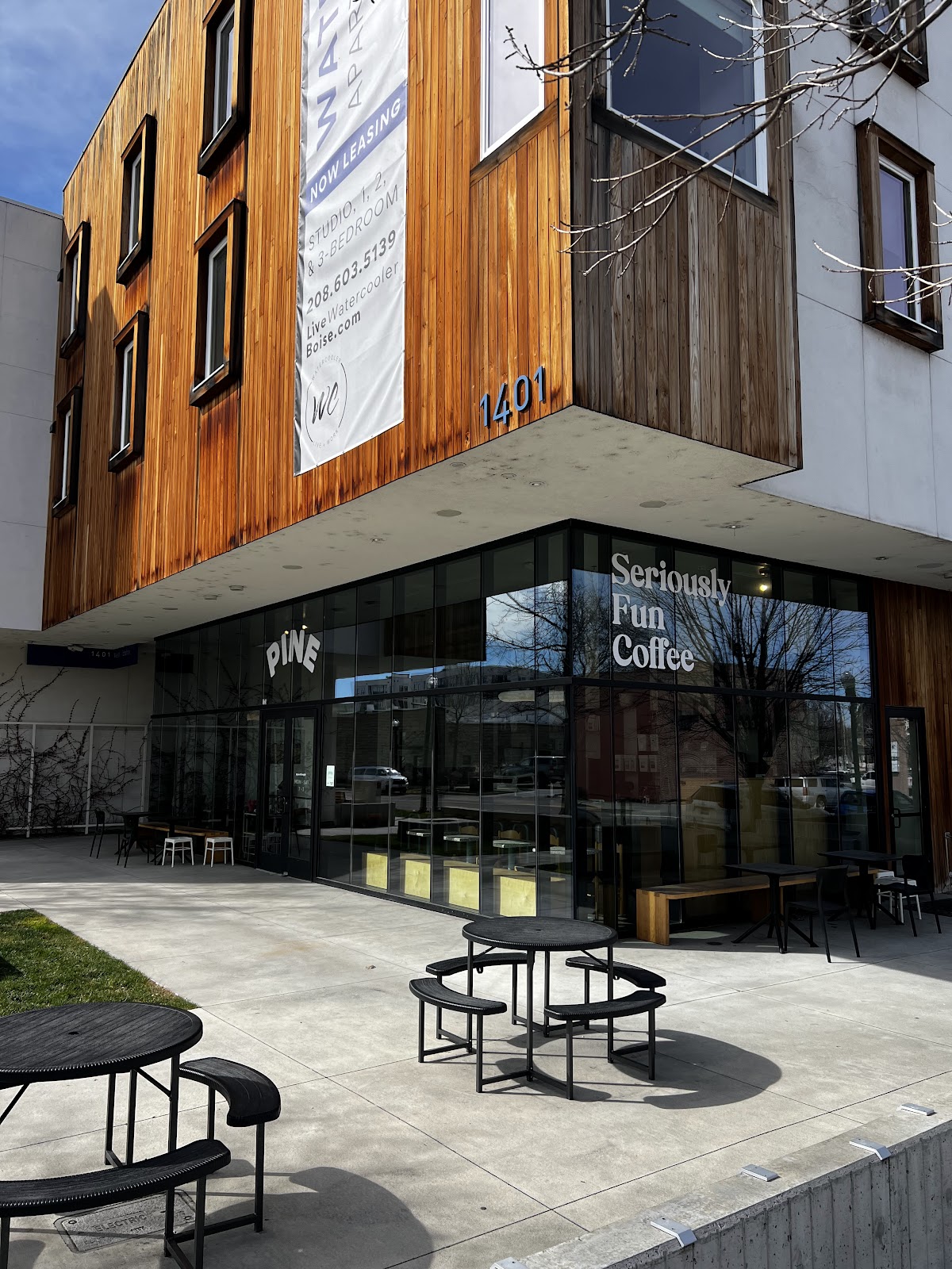 PINE — café photo 3