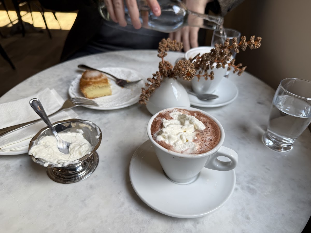 La Bomboniera — café photo 6