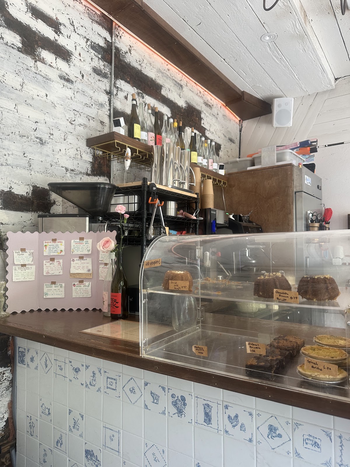 Dialogue Coffee & Flowers — café photo 5