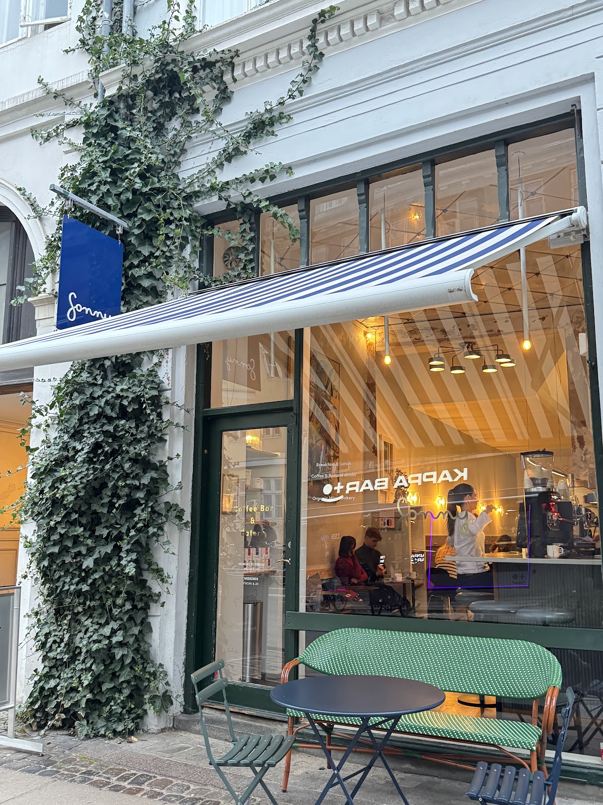 Sonny — café photo 1