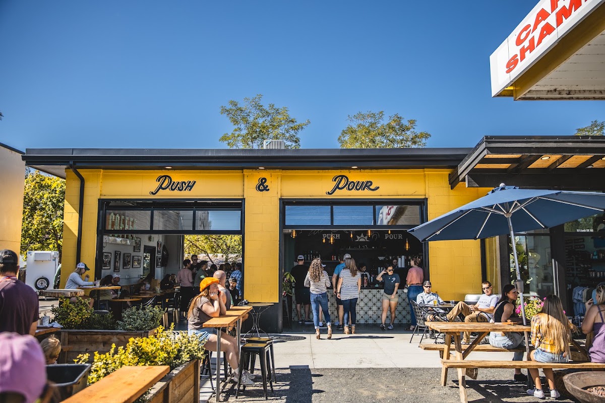 Push & Pour — café photo 1