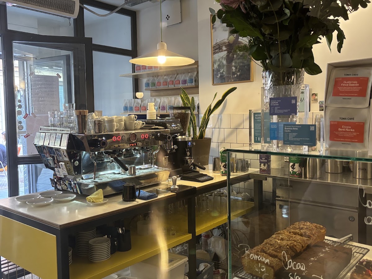 Toma Café 2 — café photo 5