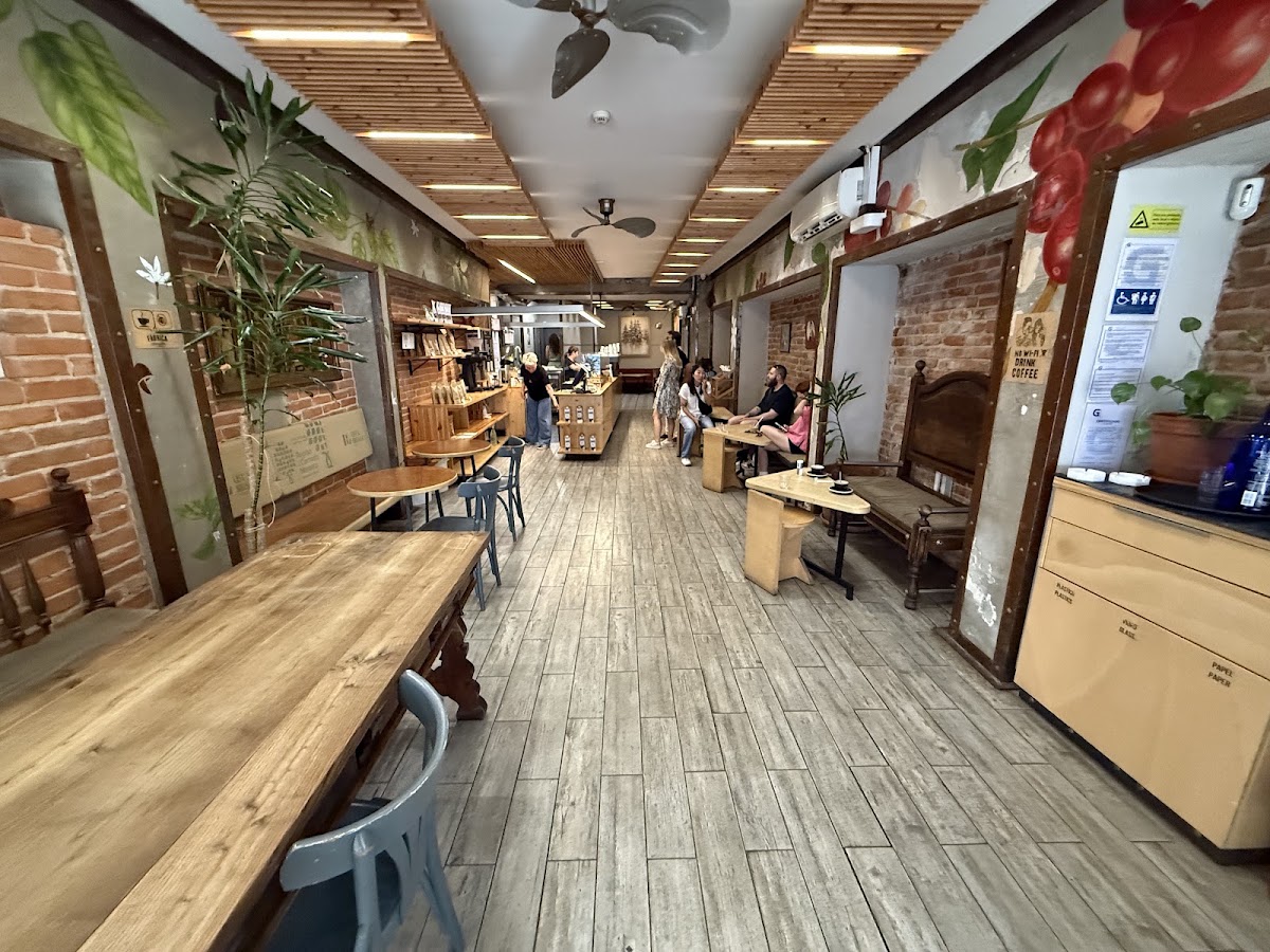 Fábrica Coffee Roasters — café photo 4