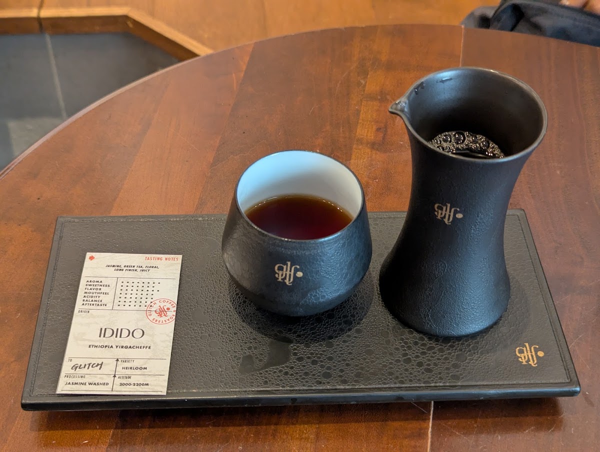 Glitch Coffee Roasters Ginza — café photo 3